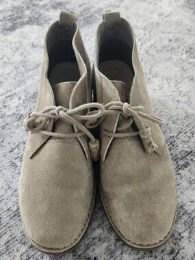 Hush Puppies $98 Leather Lace Up Tassle Booties Size 8W Beige